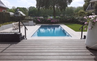 prachtig zwembad in de tuin
