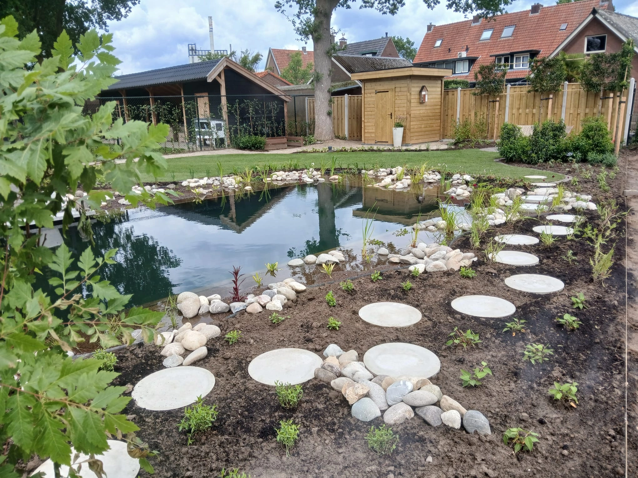 Groene uitstraling, natuurlijke materialen en volop biodiversiteit op De Kwekerij in Doetinchem